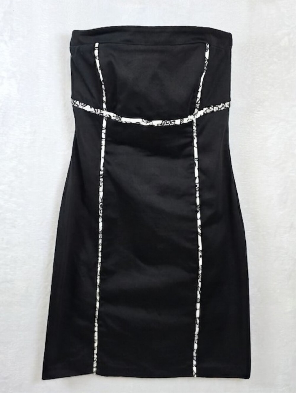 White House Black Market Black Floral Trim Strapless Cocktail Sheath Dress Sz.4 - Picture 2 of 12